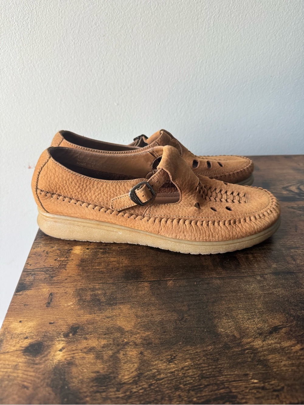 Dr. Scholl's Women's 9 Tan Leather Woven T-Strap Huarache Clogs Comfort Shoes - Picture 2 of 7